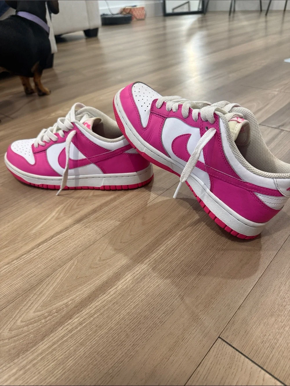 Nike Kids Low-Top Sneakers in Hot Pink and White